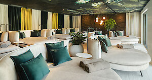 Liegewiese im 5-Sterne-Wellnesshotel